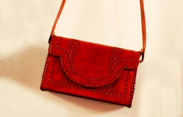 کیف چرم مشهد زنانه طراحی خاص و ظاهری چشمگیر روزمره