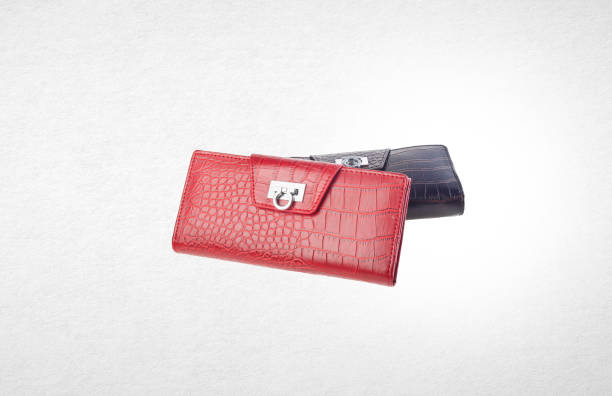 کیف پول چرمی طراحی جمع و جور و حس لوکس همیشگی